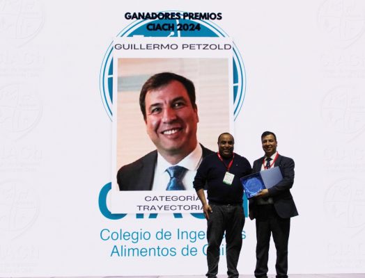 Académico FACSA recibe el Premio Categoría Trayectoria del Colegio de Ingenieros de Alimentos de Chile 2024 2